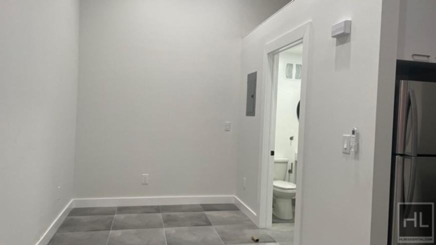 237 Utica Ave - Photo 6 of 10