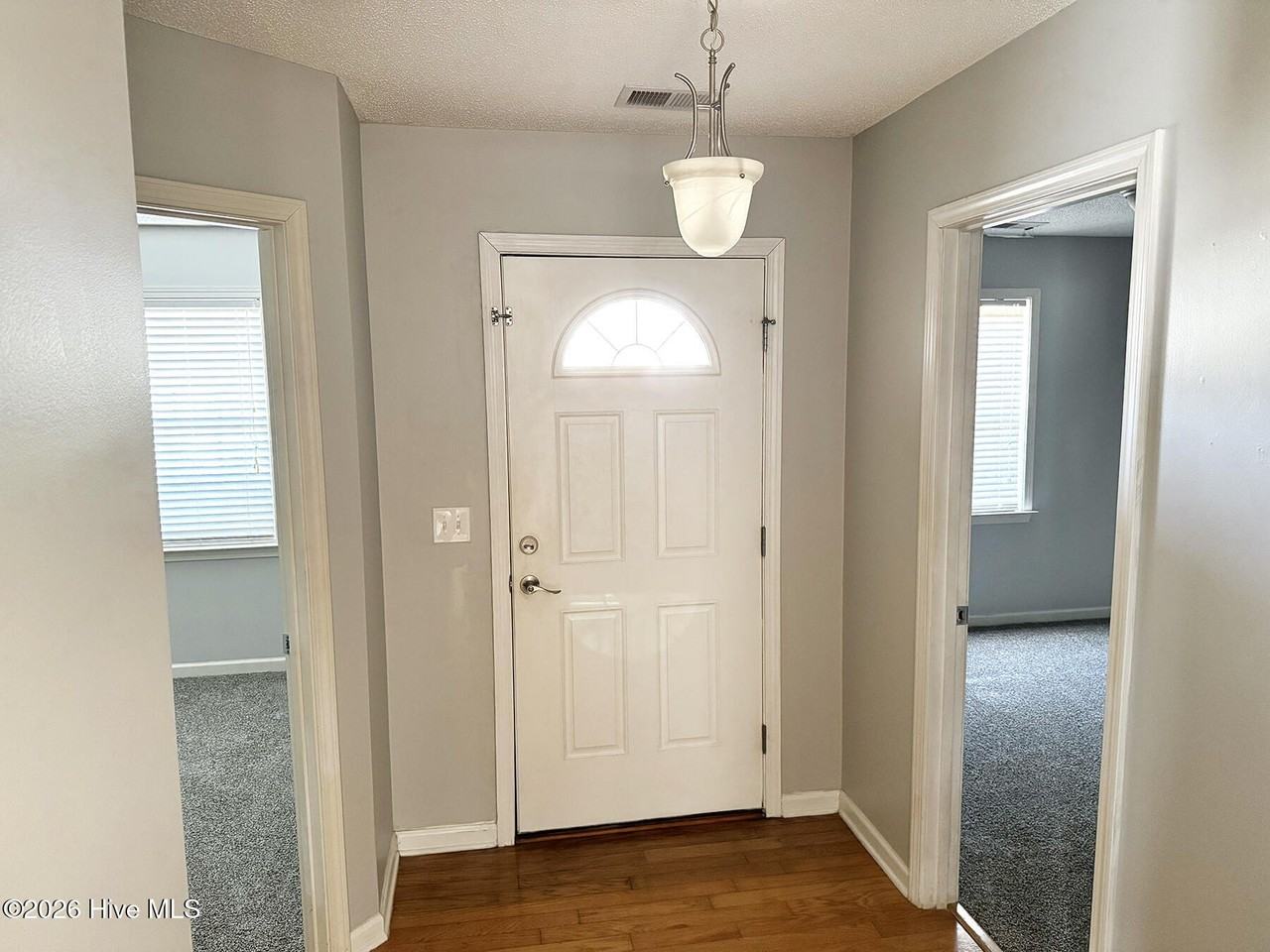 1005 Dayton Ct - Photo 2 of 11