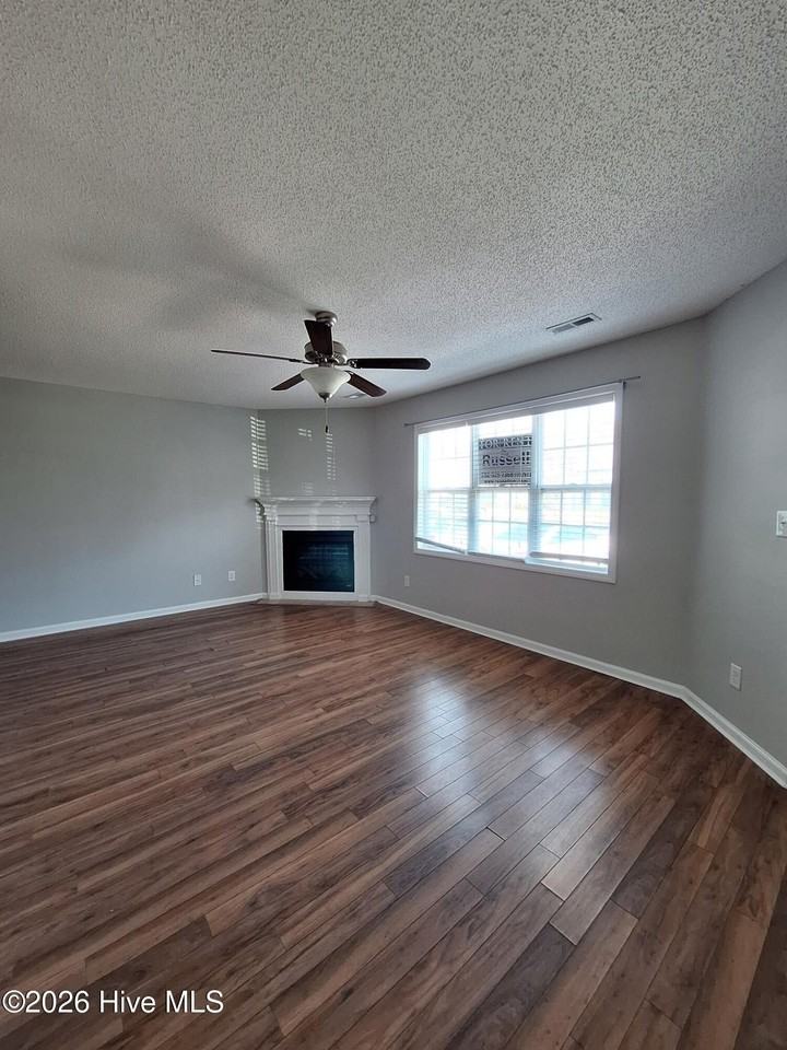 1222 Cross Creek Cir Apt W2 - Photo 2 of 11