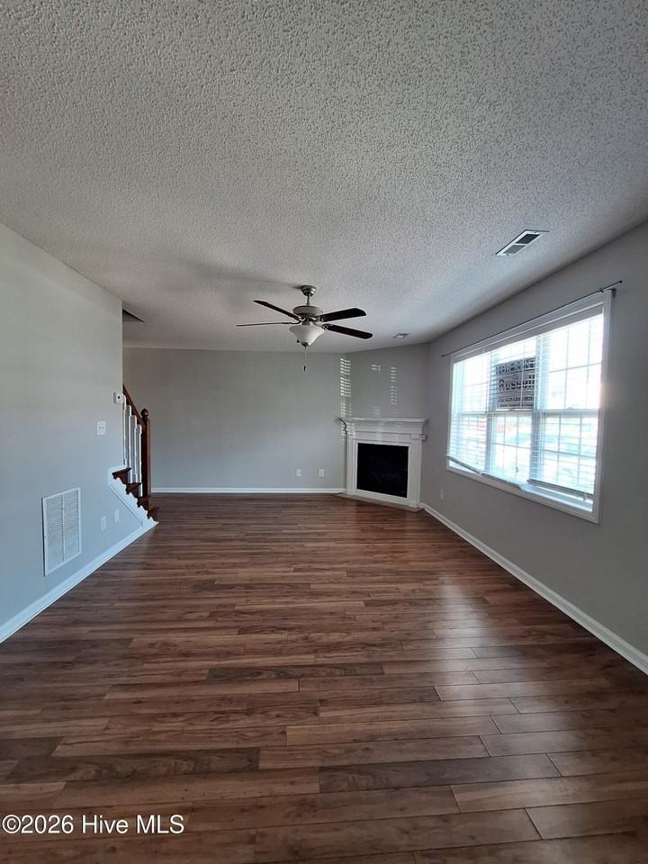 1222 Cross Creek Cir Apt W2 - Photo 3 of 11