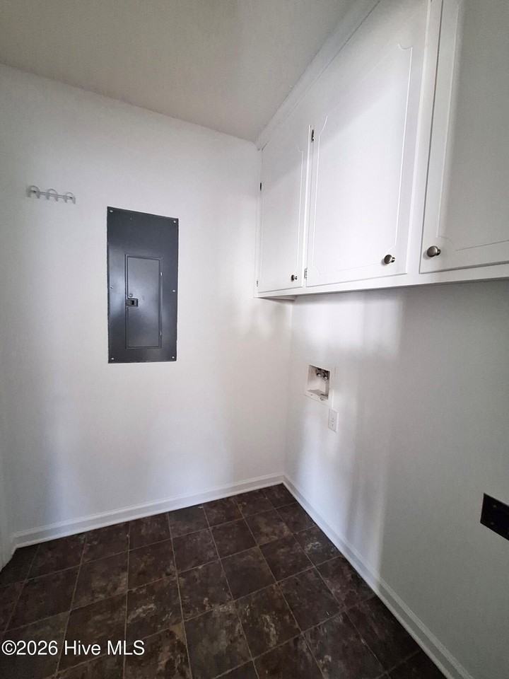 1222 Cross Creek Cir Apt W2 - Photo 5 of 11