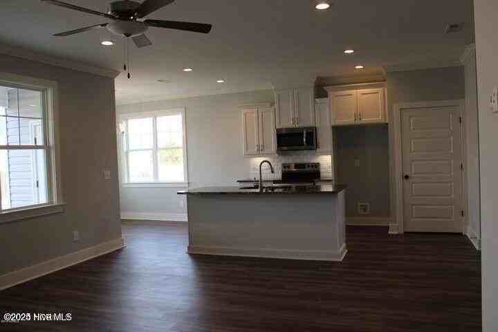 2100 Remington Ct #A - Photo 6 of 38