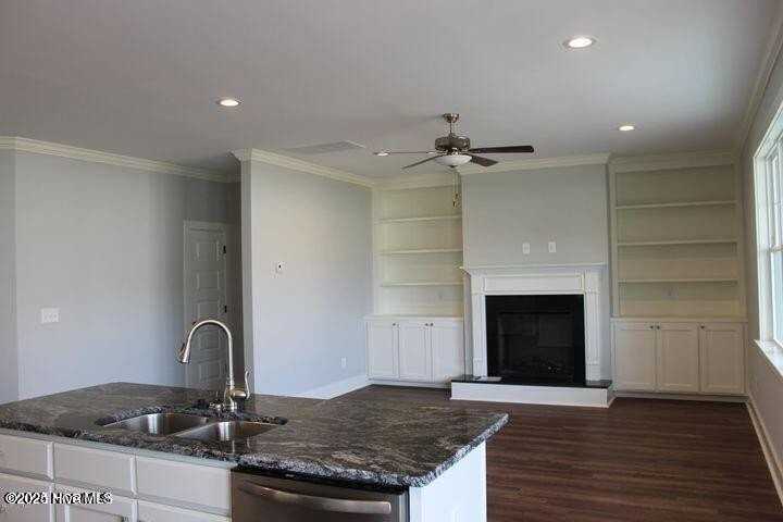 2100 Remington Ct #A - Photo 7 of 38