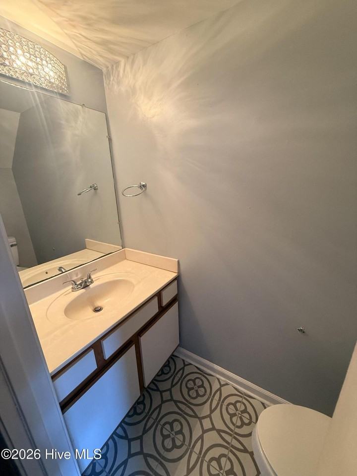 3320 Bridges St Apt 14 - Photo 4 of 12