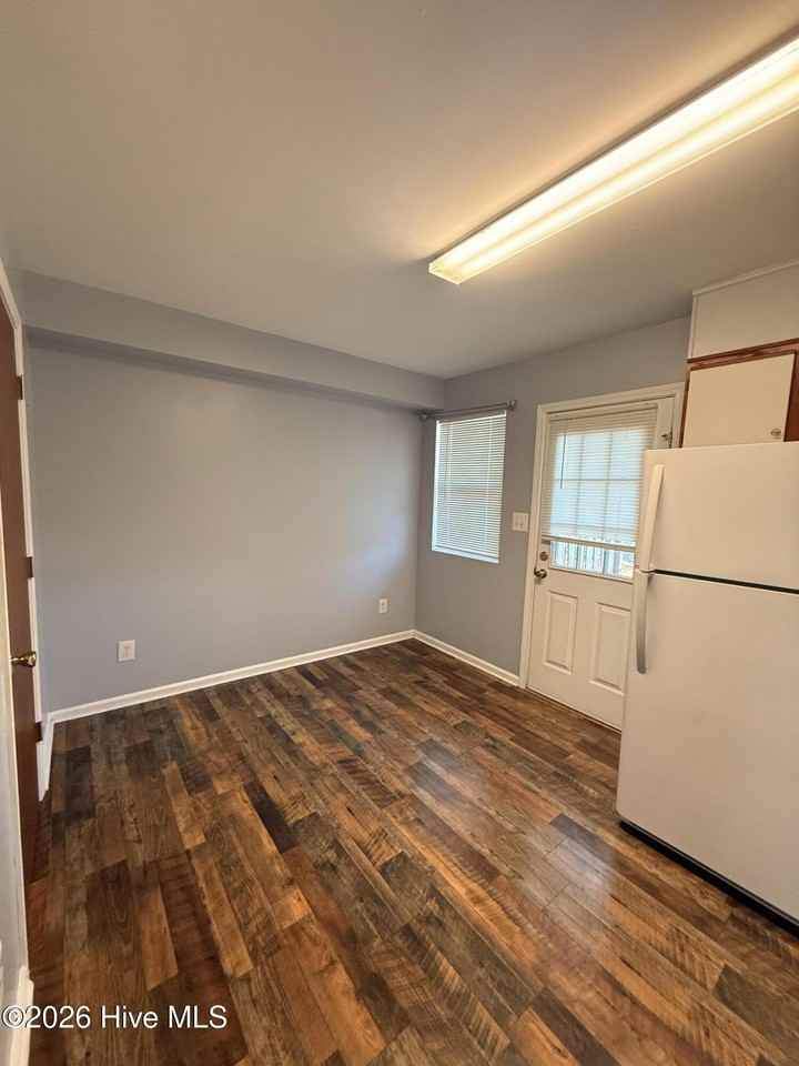 3320 Bridges St Apt 14 - Photo 6 of 12