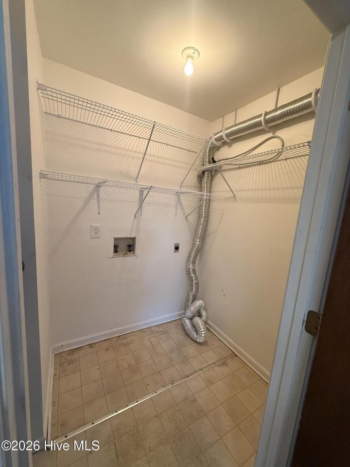 3320 Bridges St Apt 14 - Photo 7 of 12