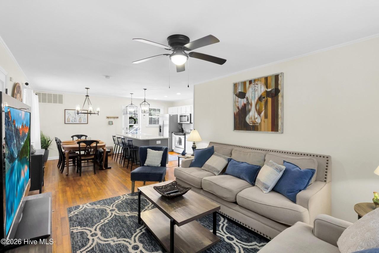 604 9th St - Photo 3 of 28