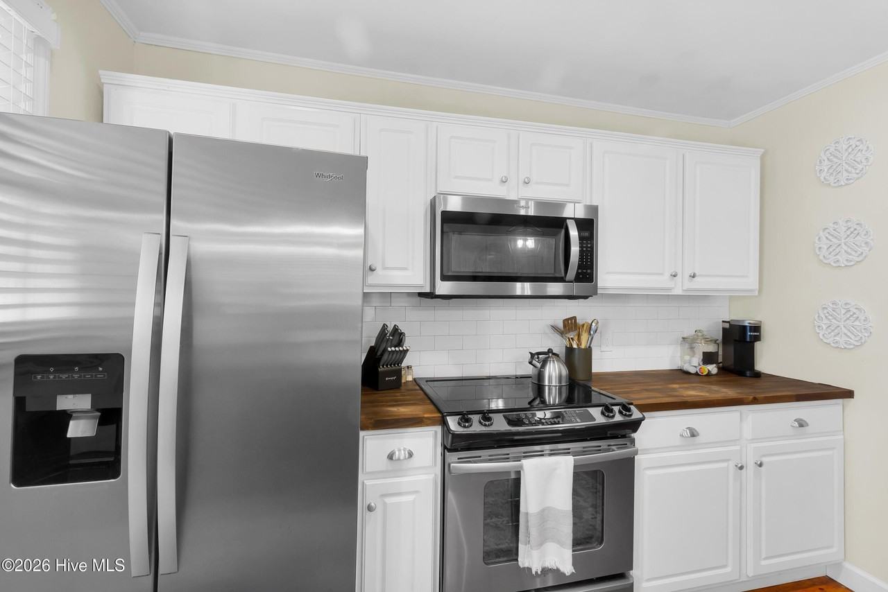 604 9th St - Photo 7 of 28