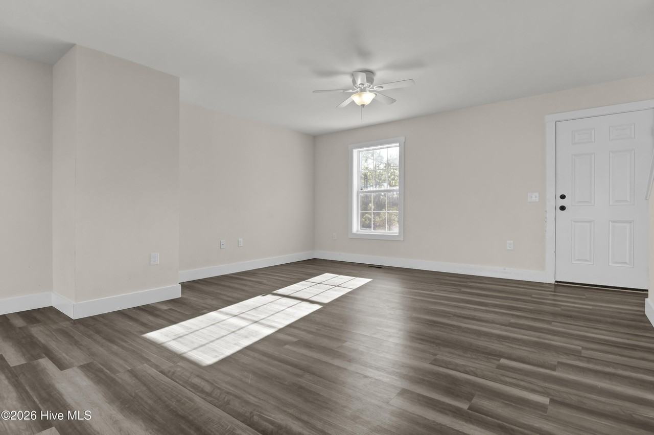 123 Penquin Pl - Photo 4 of 27