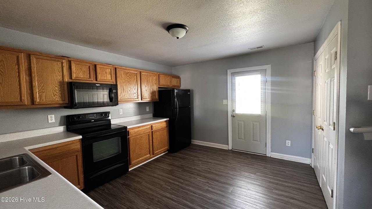 108 Ashwood Dr - Photo 6 of 13