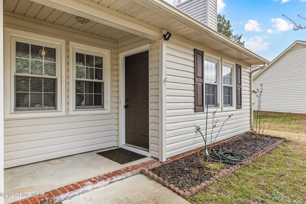 612 Crissy Dr - Photo 4 of 29