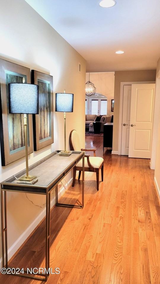 514 Cottage Ln - Photo 6 of 50