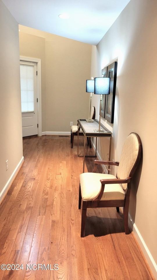 514 Cottage Ln - Photo 7 of 50