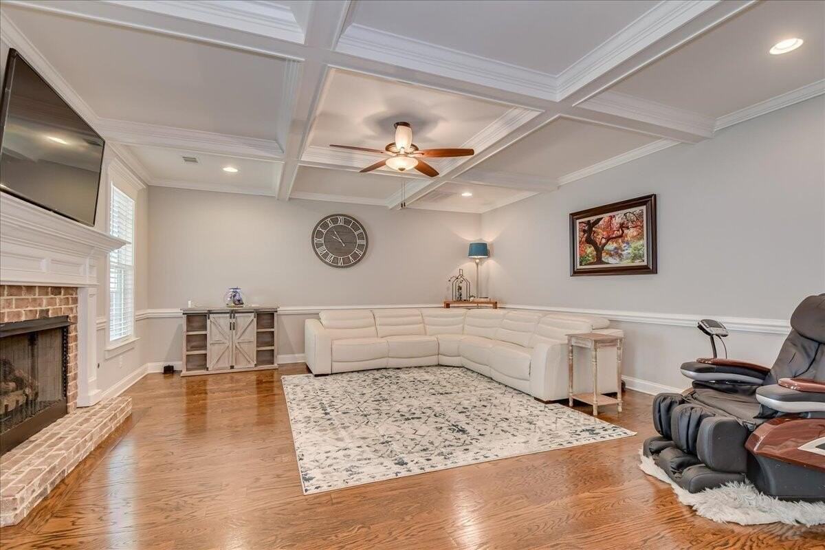 409 Pottery Dr - Photo 5 of 34