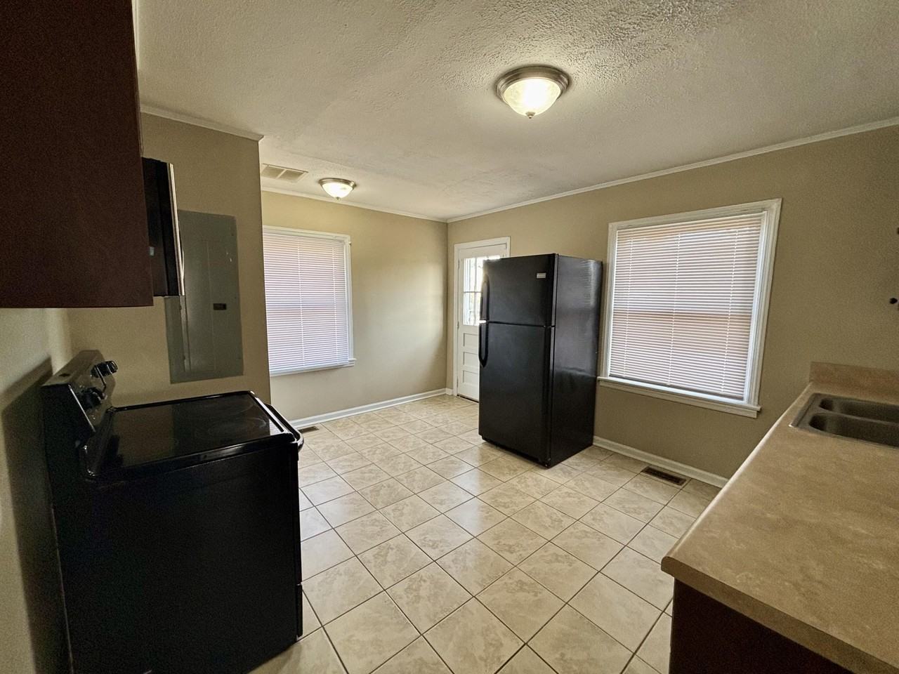 2225 Bandler Rd - Photo 3 of 12