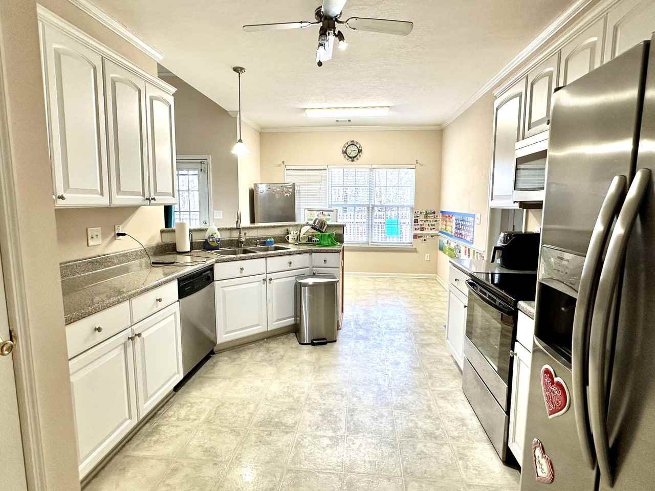 4714 Park Ridge Ct - Photo 2 of 19