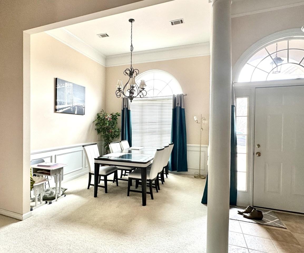 4714 Park Ridge Ct - Photo 5 of 19