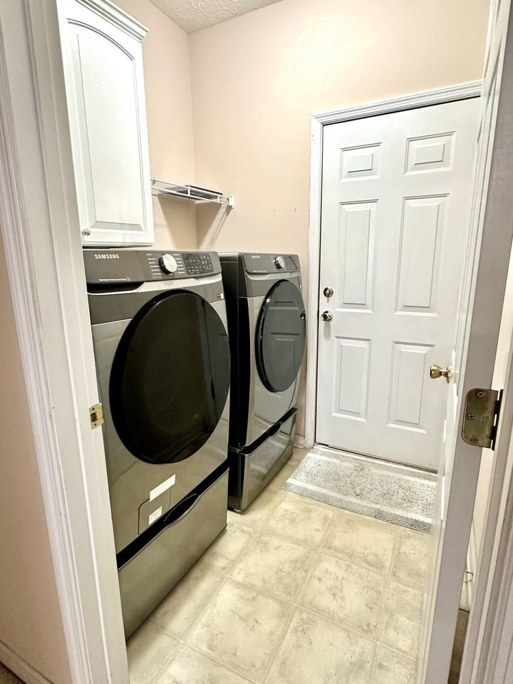 4714 Park Ridge Ct - Photo 6 of 19