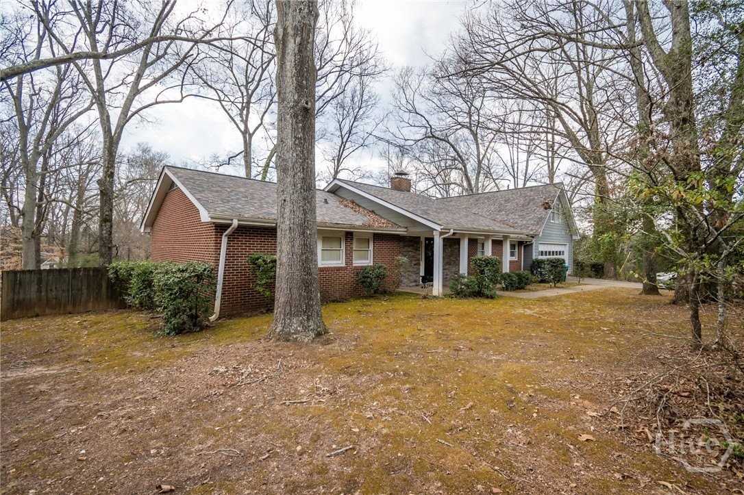 1380 Chestnut Hill Rd - Photo 4 of 21