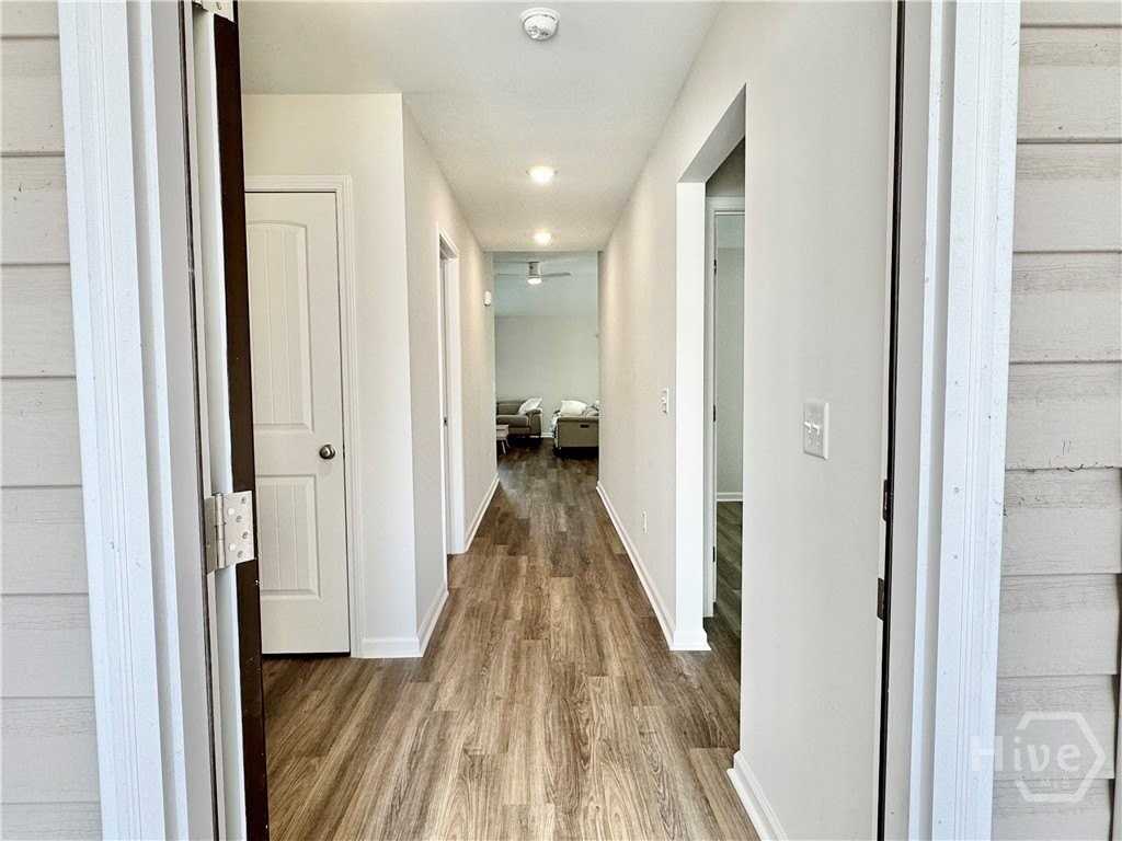 252 Cromer St - Photo 7 of 50