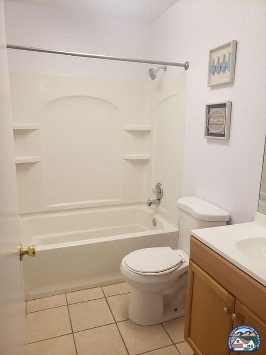 658 S Cesar Chavez St - Photo 7 of 14