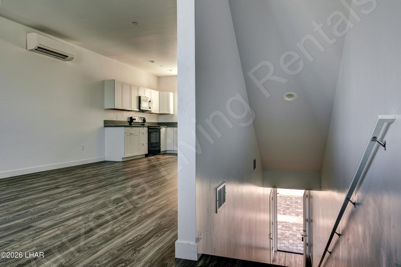 2061 Magnolia Dr Unit E102 - Photo 5 of 19