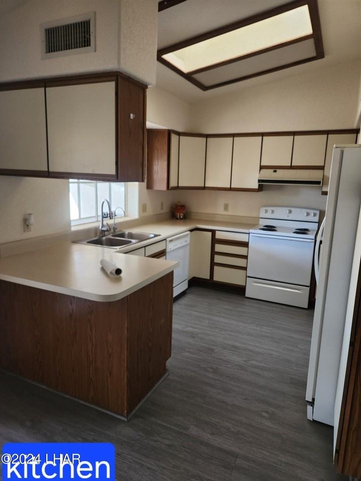 3099 Jamaica Blvd S - Photo 3 of 15