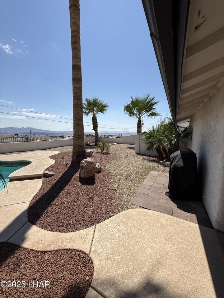 3880 Vega Dr - Photo 4 of 19