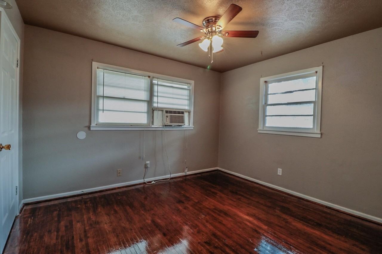 4103 17th St Apt A - Photo 5 of 6