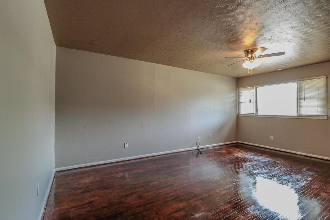 4103 17th St Apt A - Photo 6 of 6