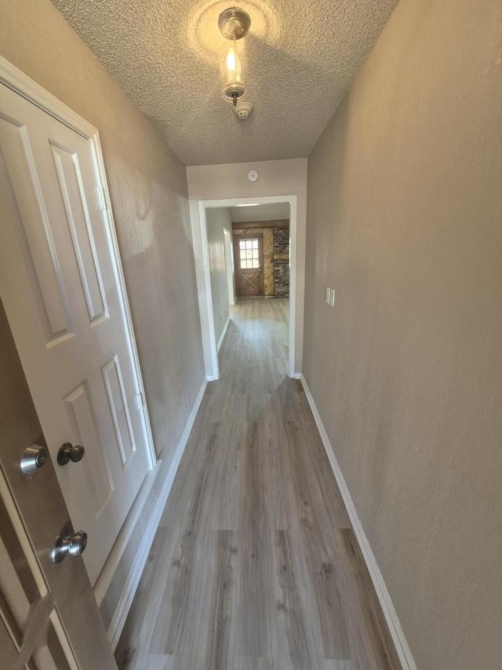 5209 95th St - Photo 2 of 27