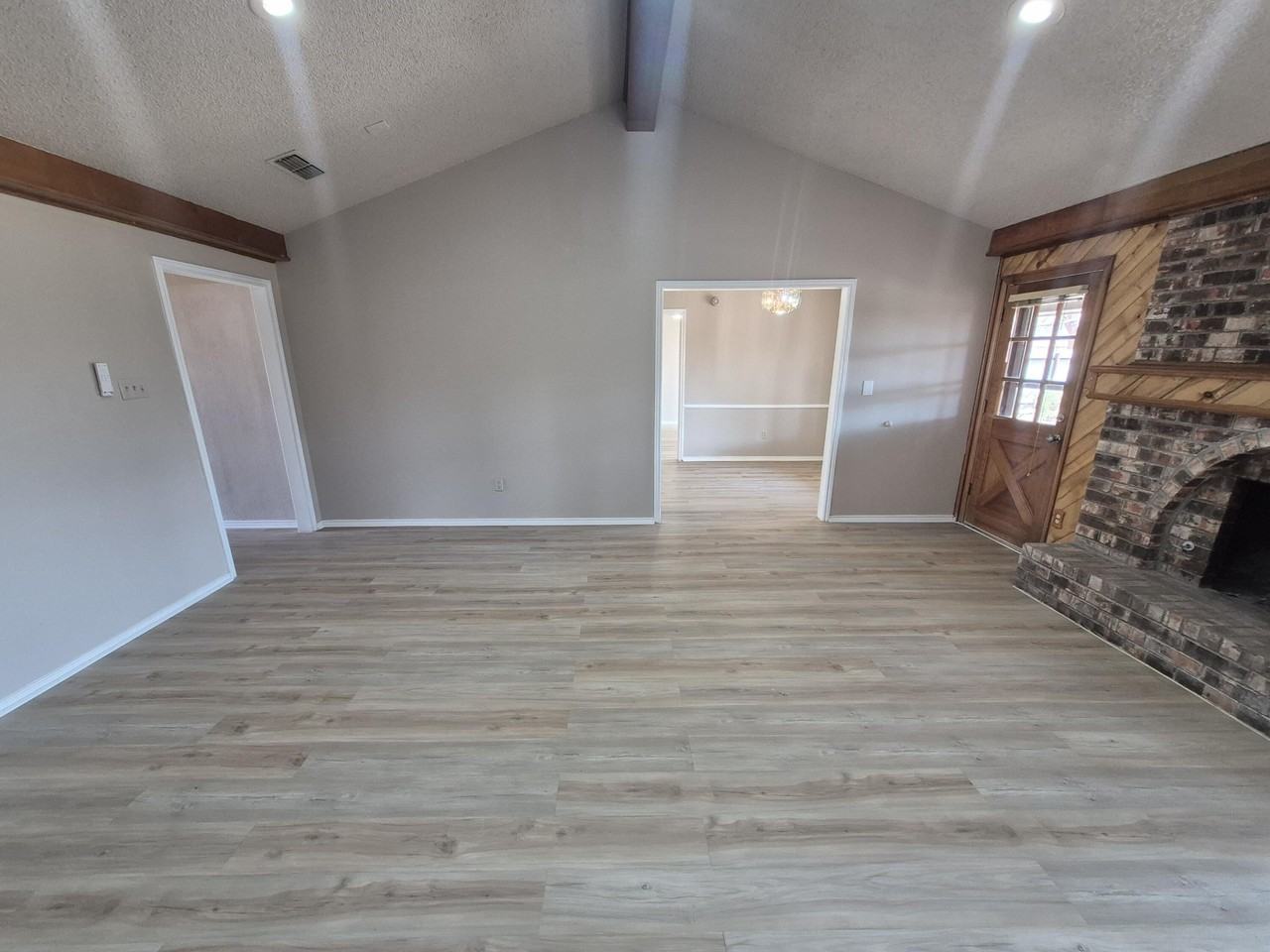 5209 95th St - Photo 4 of 27