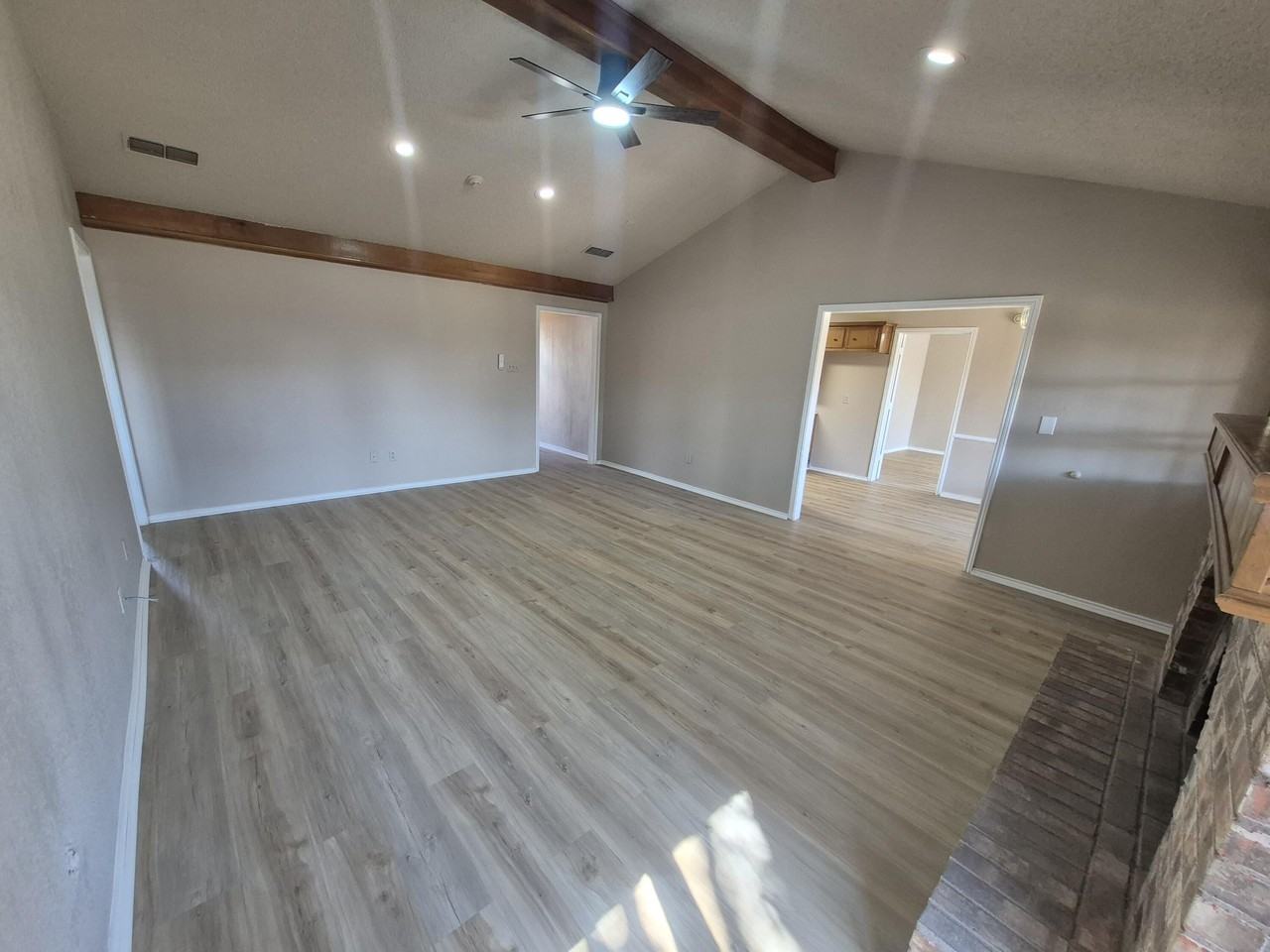 5209 95th St - Photo 5 of 27