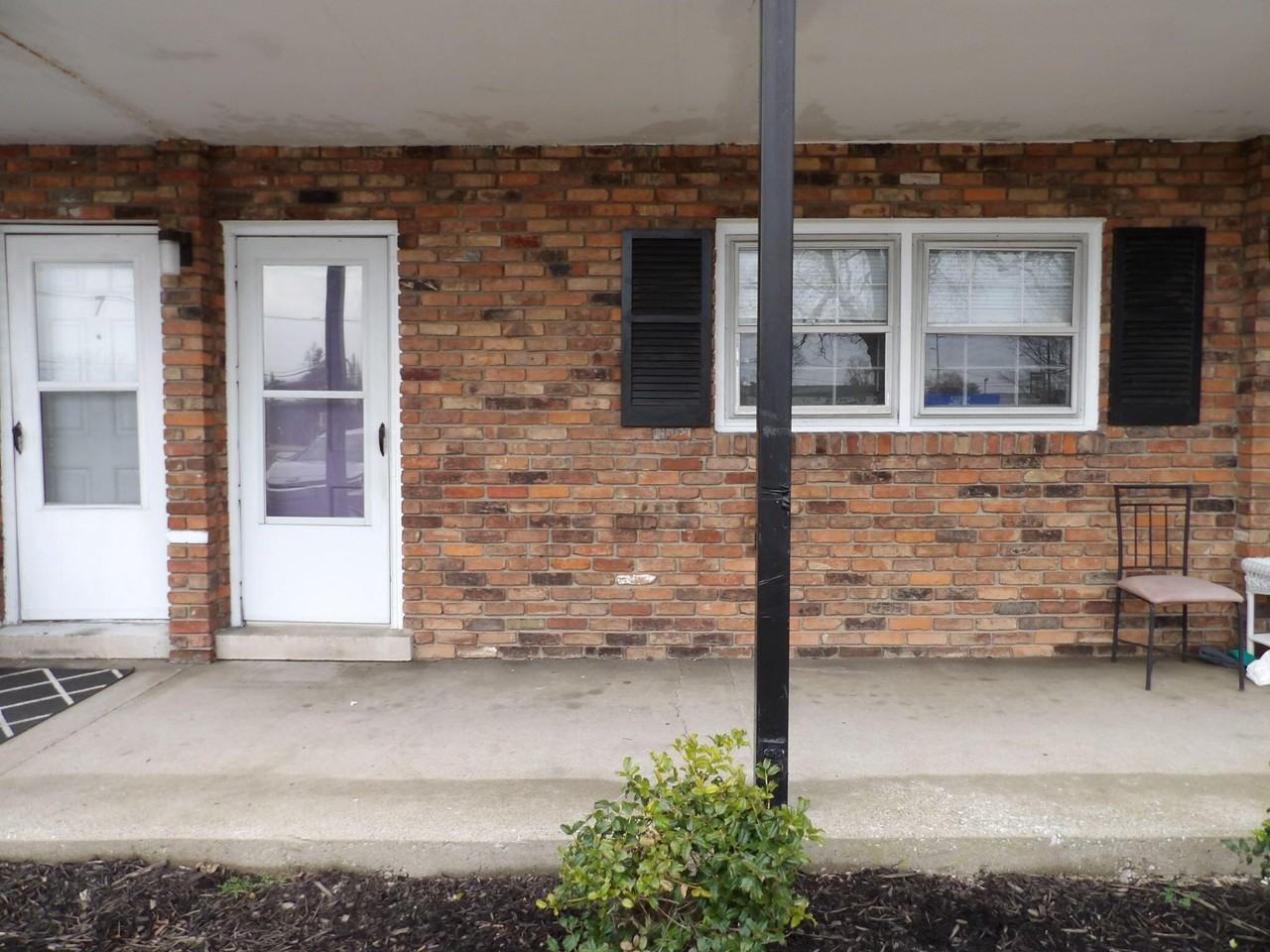 903 Collins Ln Apt 9 - Photo 4 of 30