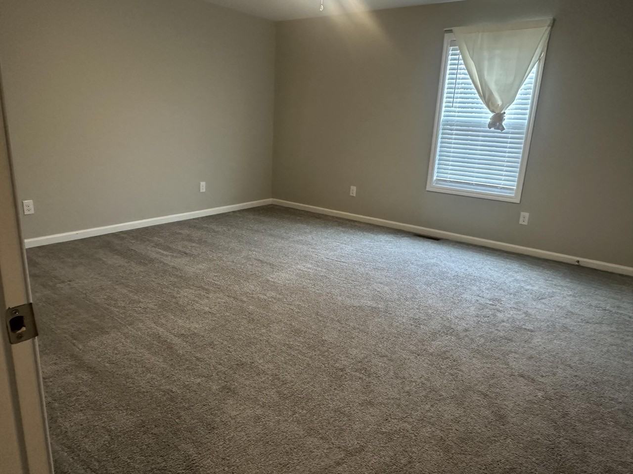 2040 Dolly Dr - Photo 6 of 8