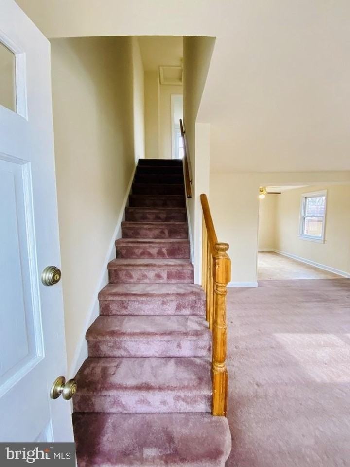 131 Kentucky Ave - Photo 2 of 26