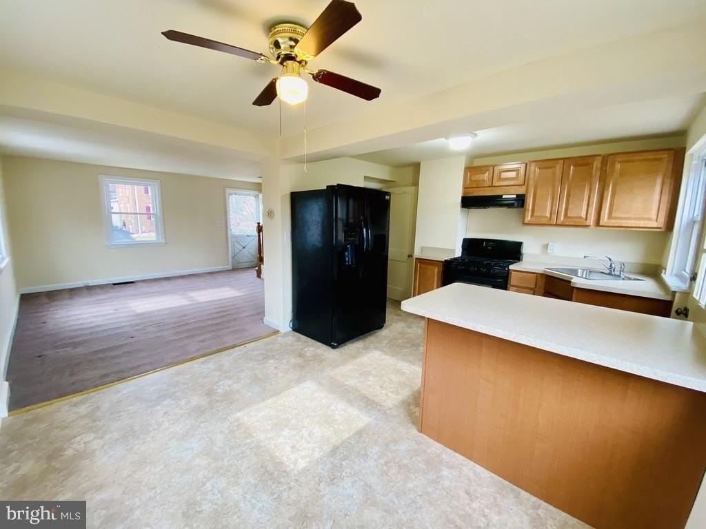 131 Kentucky Ave - Photo 4 of 26