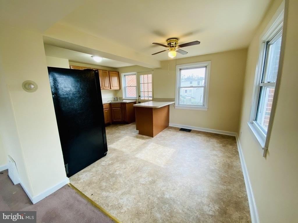 131 Kentucky Ave - Photo 5 of 26