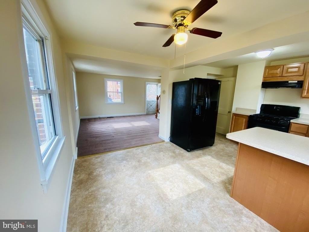 131 Kentucky Ave - Photo 7 of 26