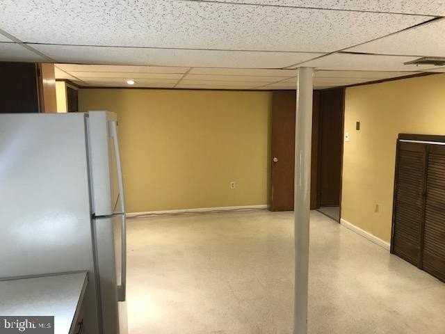 5915 85th Ave - Photo 3 of 25