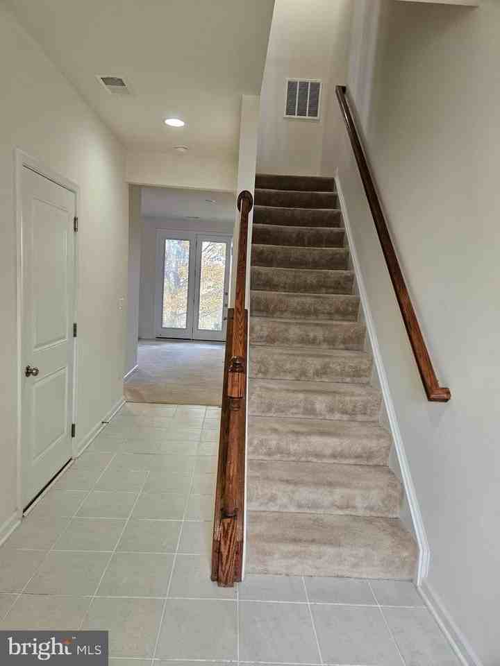 178 Solara Dr - Photo 2 of 18