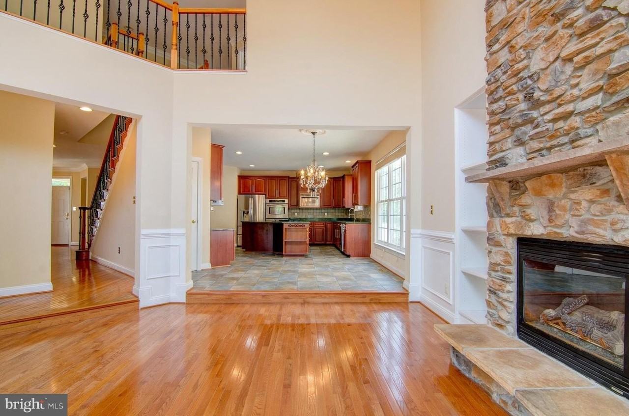 5861 Governors Hill Dr - Photo 6 of 32