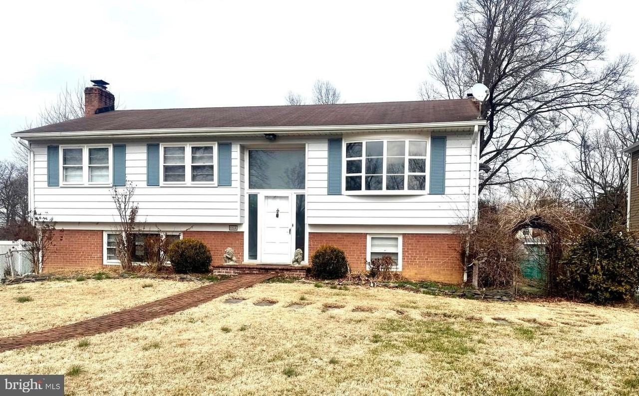 6104 Briarview Ct - Photo 2 of 19