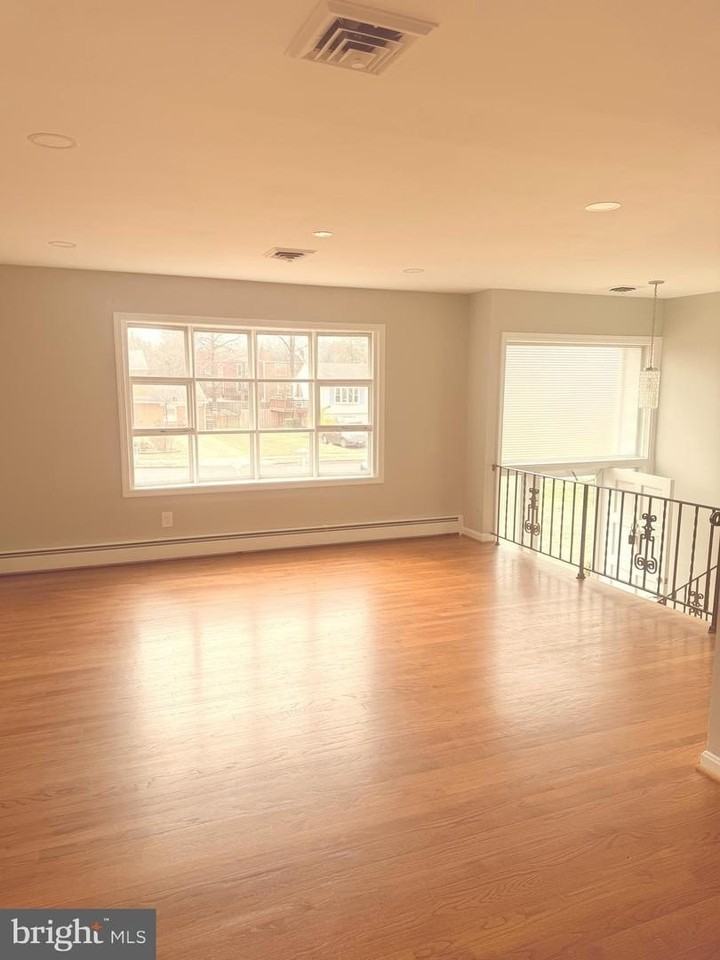 6104 Briarview Ct - Photo 7 of 19