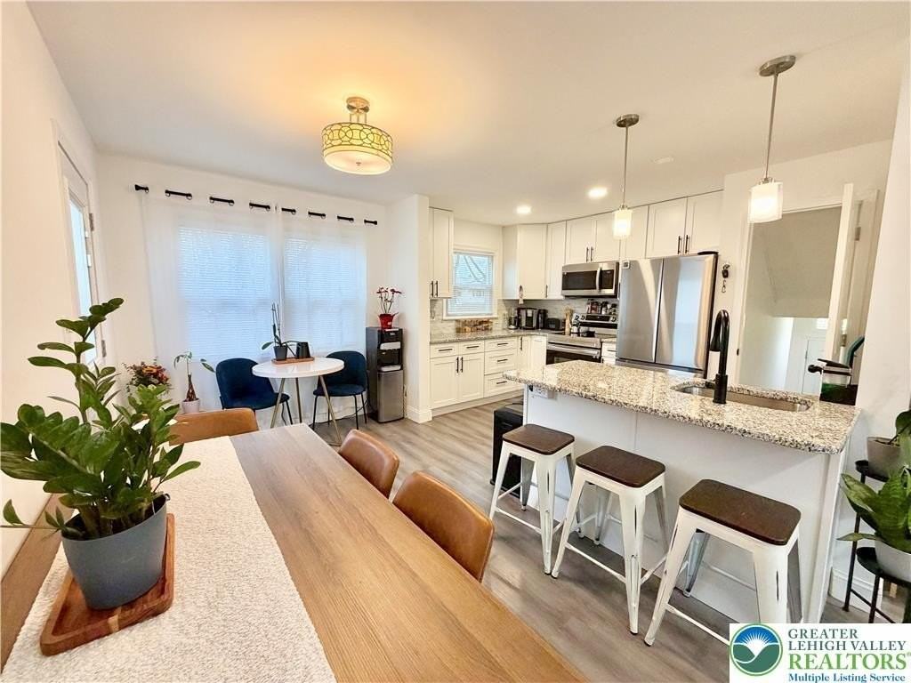 1114 Whitehall Ave - Photo 6 of 33