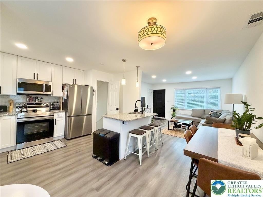 1114 Whitehall Ave - Photo 7 of 33