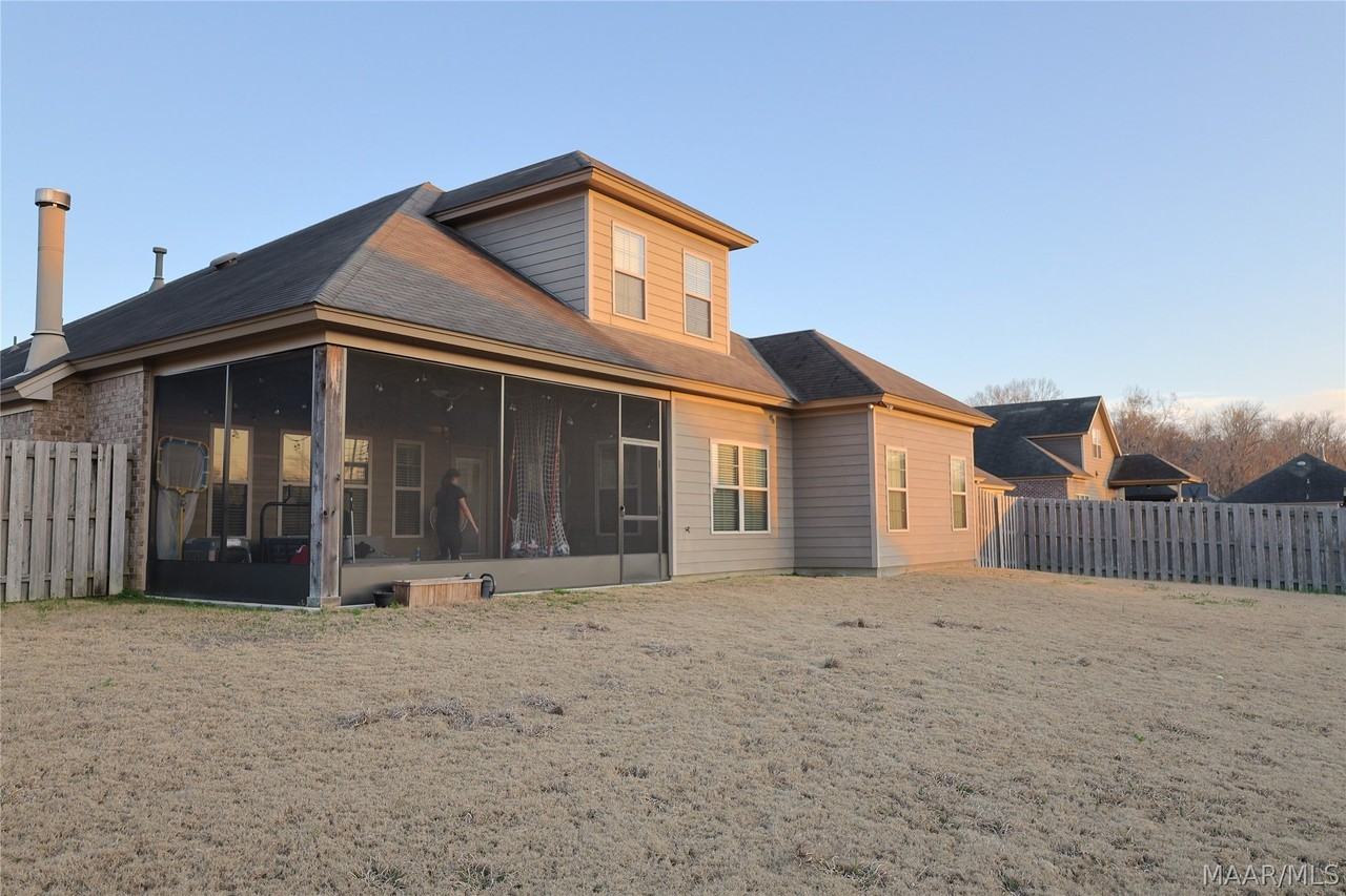 9408 Tillman Ct - Photo 4 of 49