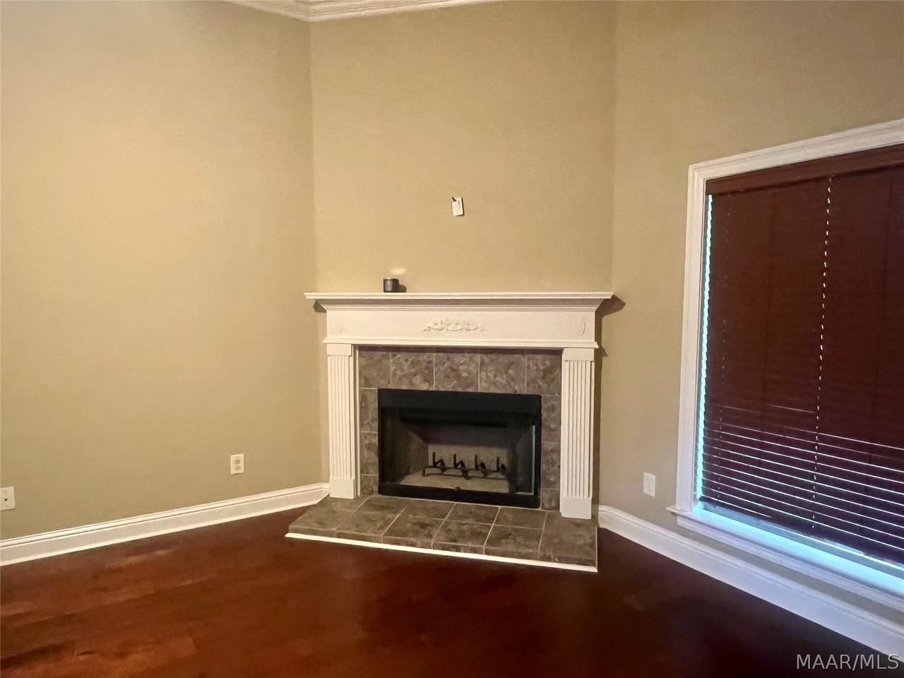 217 Winchester Way - Photo 6 of 50