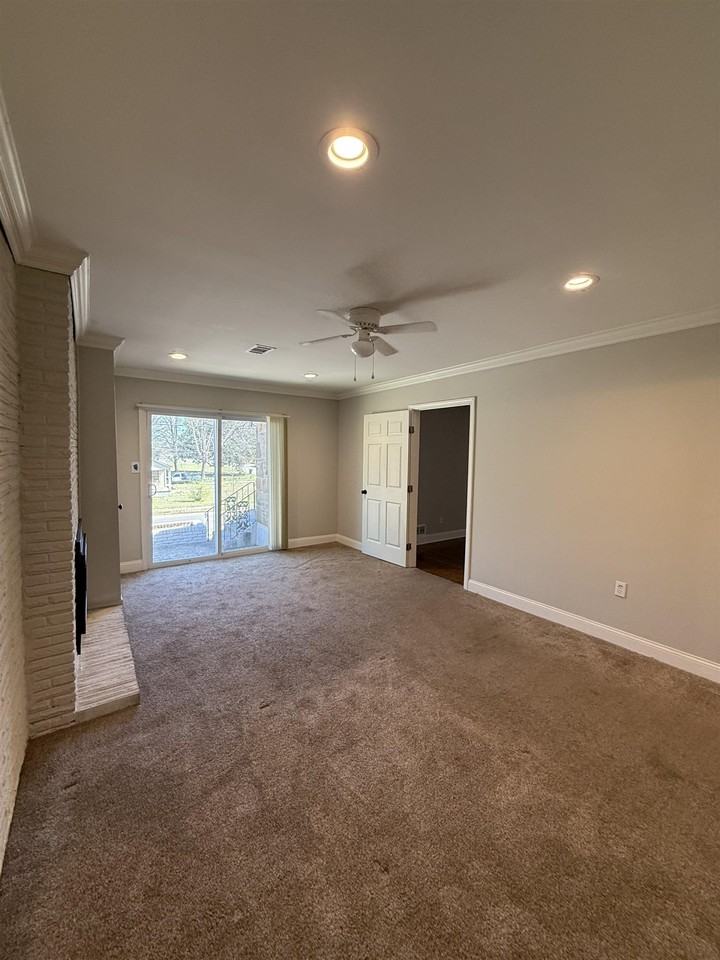 764 Dunn Ave - Photo 7 of 20