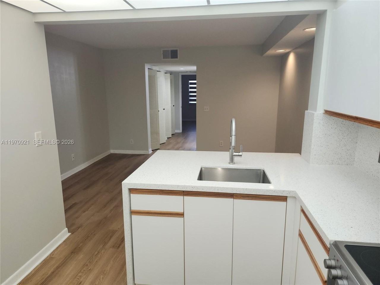 12501 Sw 14th St #311R - Photo 7 of 27